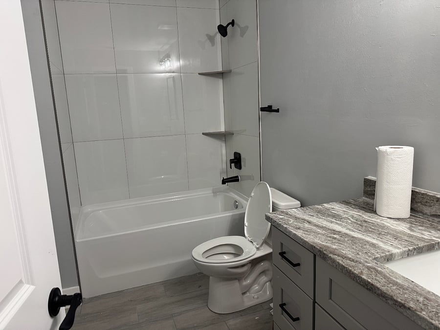 Updated full shared Bath.