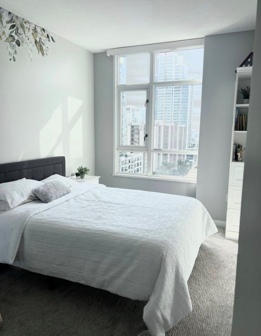 Secondary Bedroom.