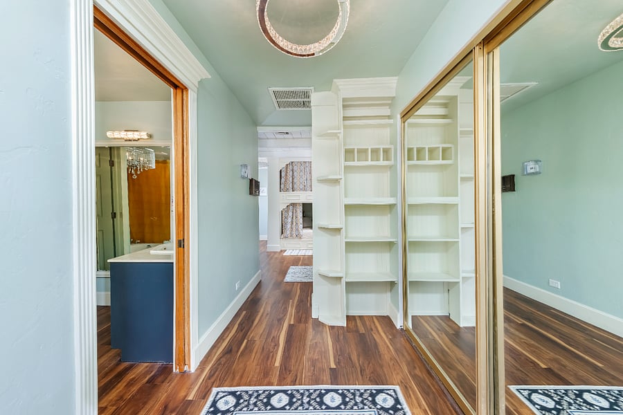 Room 5 - 2 Spaces Currently Available - Ladies' European-Style Hostel Suite