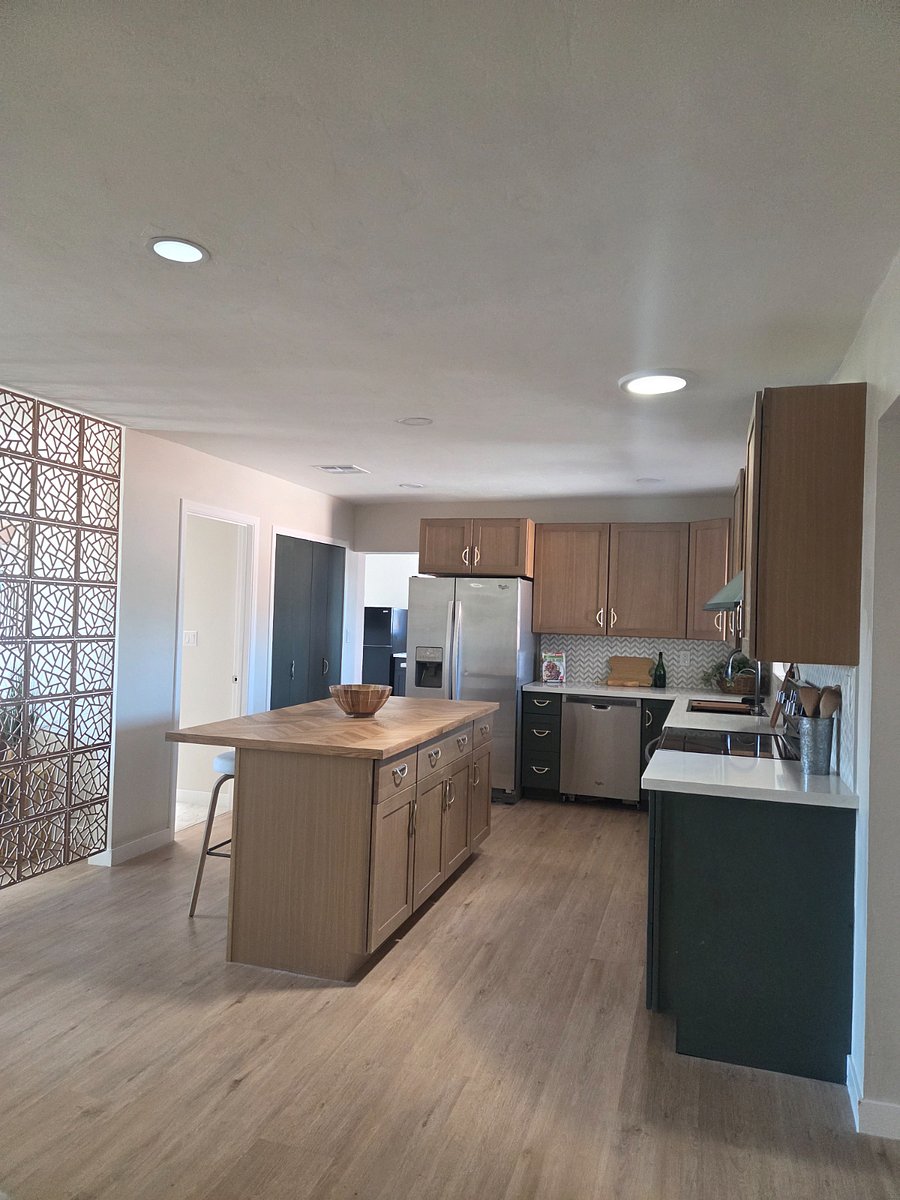 View of kitchen and decorative divider