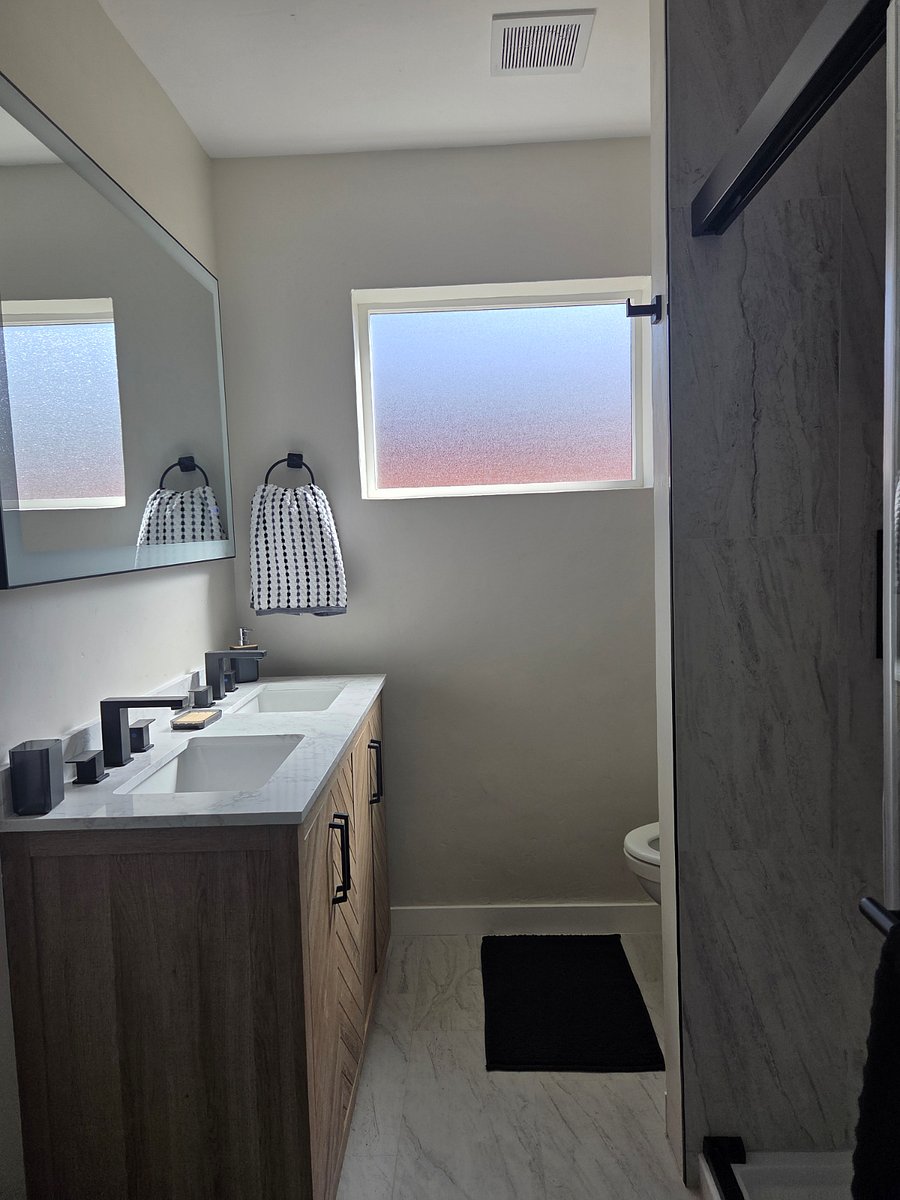 Entry to Master Bathroom