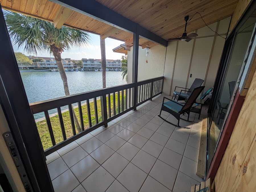balcony