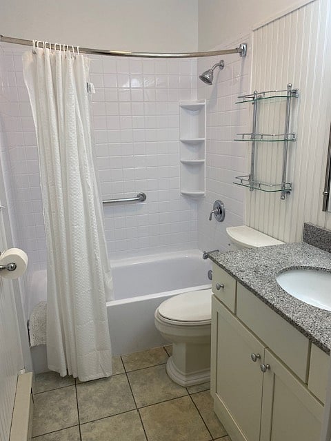 First bathroom with tub