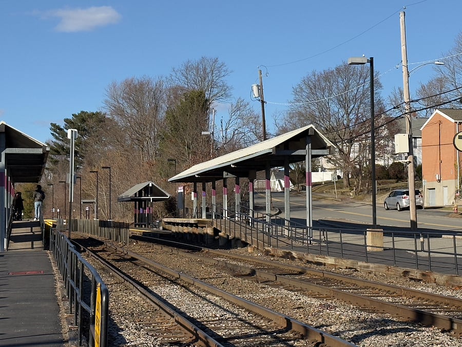 Commuter rail to Boston- 7 minute walk