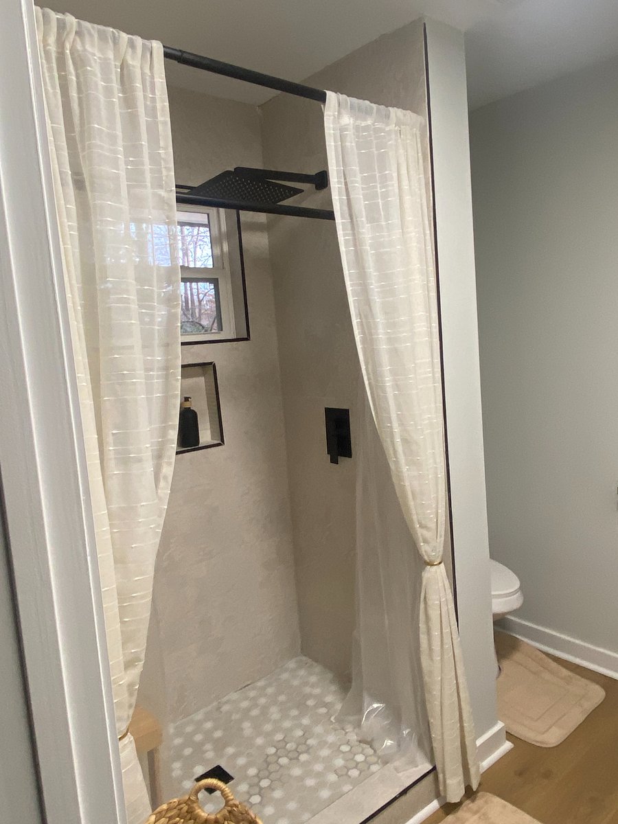 extra large rain shower in master suite