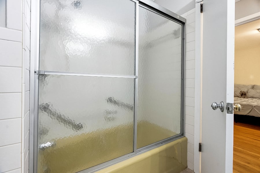 Hall Bath Tub/Shower