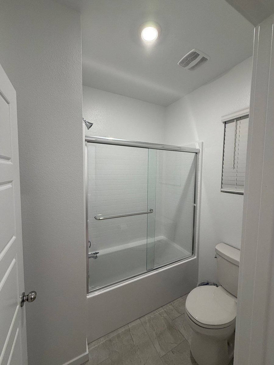 Shared Bathroom Shower & Tub