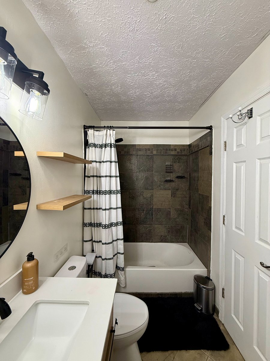Unit 2 Private Bathroom