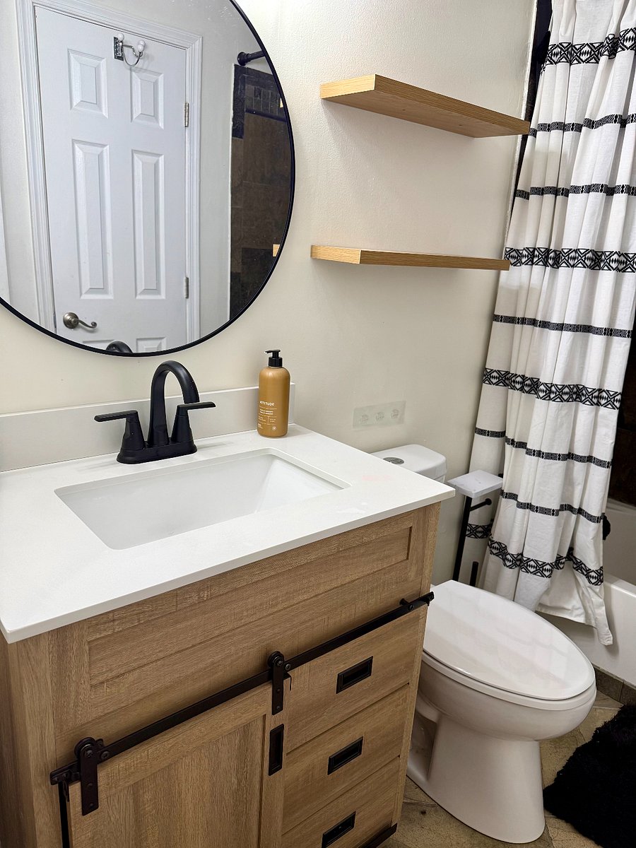 Unit 2 Private Bathroom