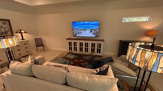 45" Samsung TV with streaming