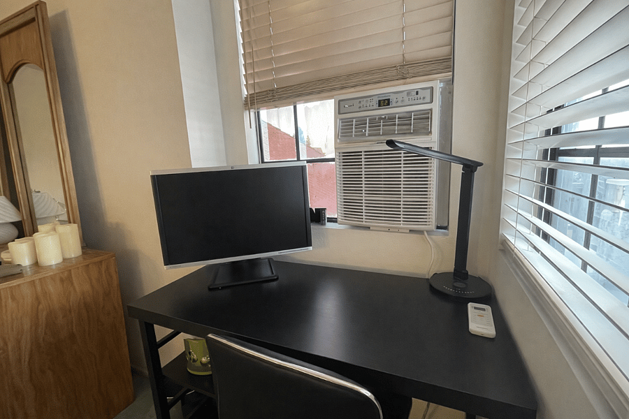 New air condition and dedicated work desk with option to extend laptop display to large monitor via included USB-C cable.