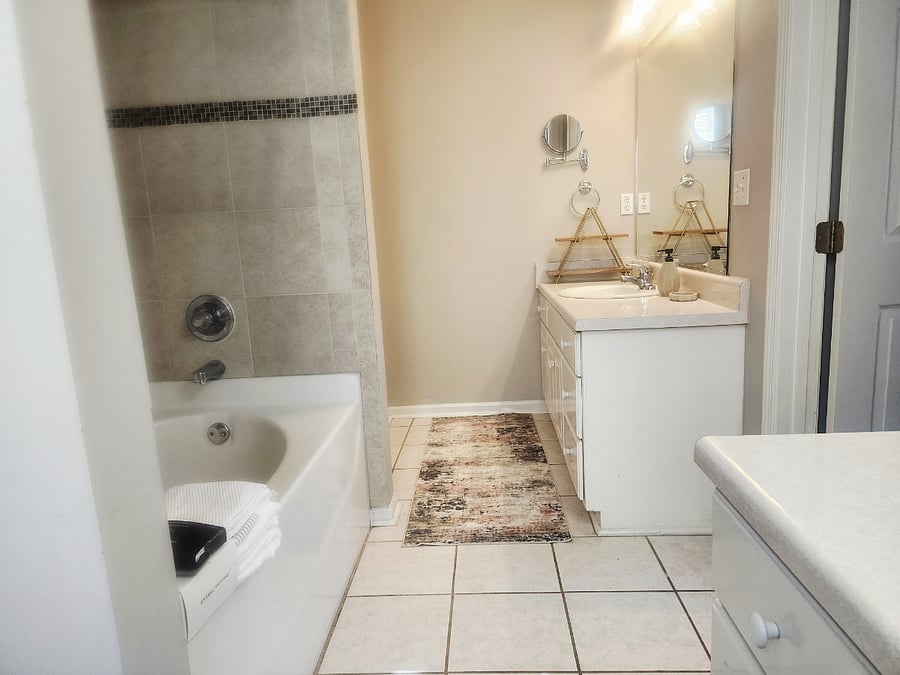 Owner's suite bathroom