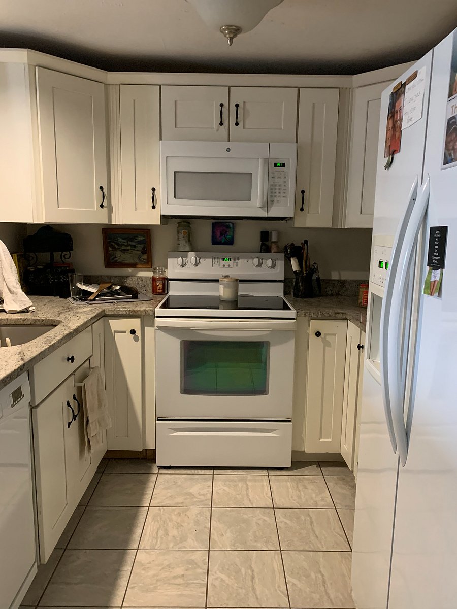 This kitchen is fully equipped with airfryer/oven combination. There is space in the cabinet for your food and further shelving for over flow food.
Each cabinet, shelf (in refrigerator) and shelves would have your name on them.