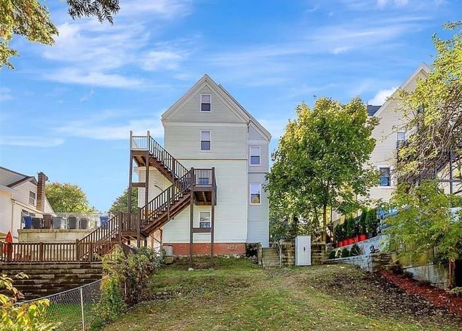 Large backyard for tenants use