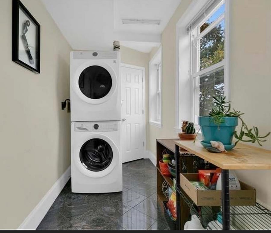 Laundry room on upper level