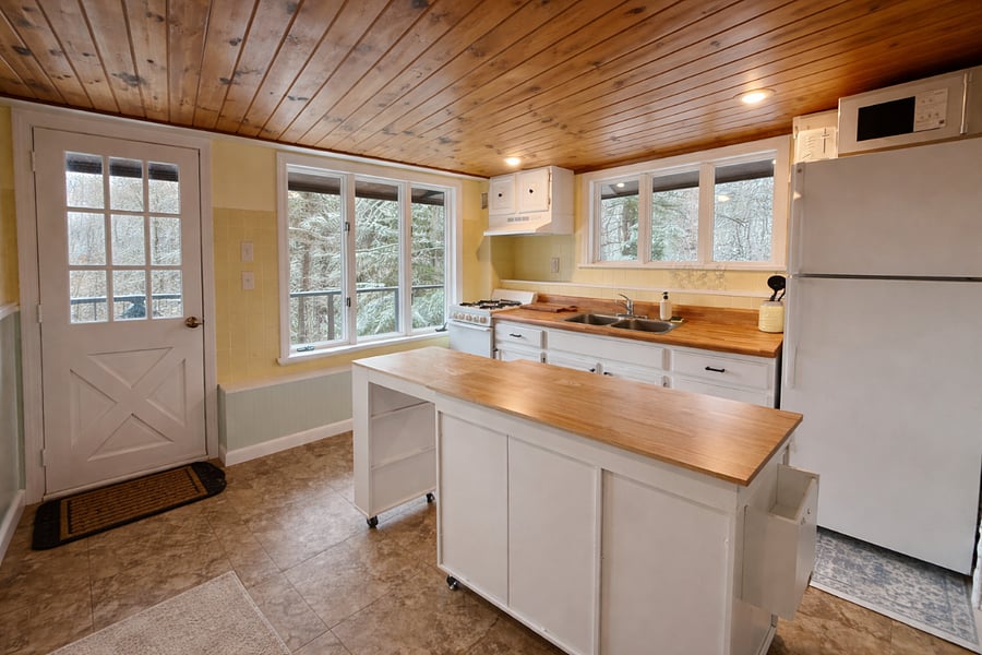 Bright kitchen with many windows