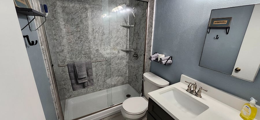 Upstairs shared bathroom
