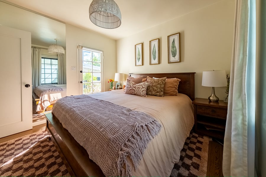 Guest bedroom