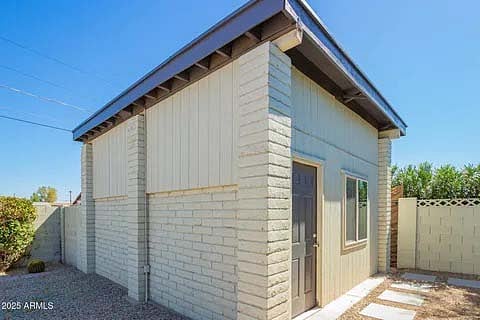 Garage/Workshop