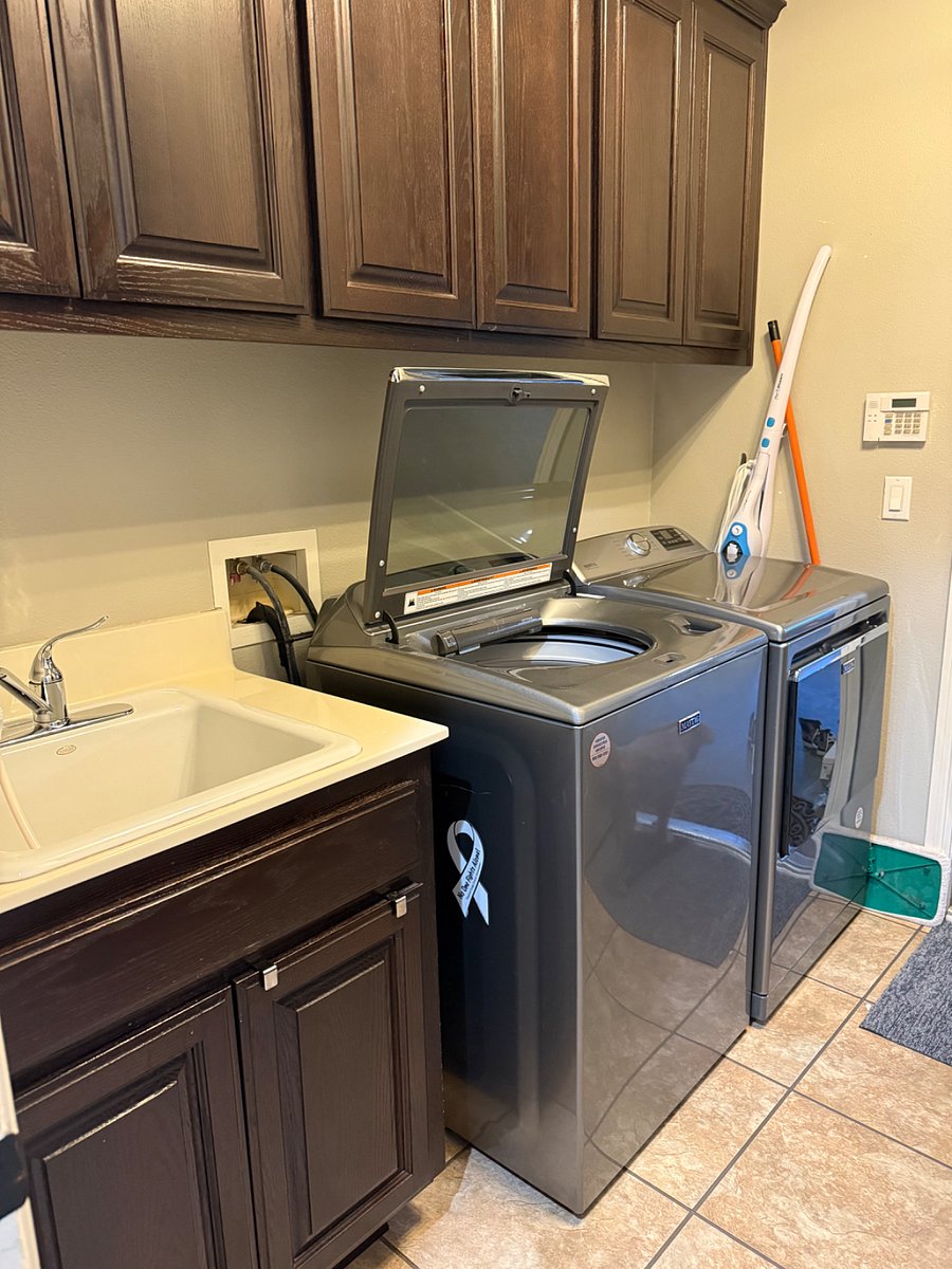 In unit Laundry (Full access) 