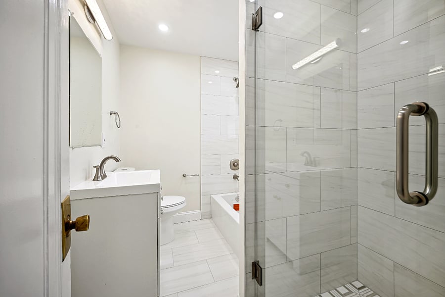 Master Bathroom-Full
