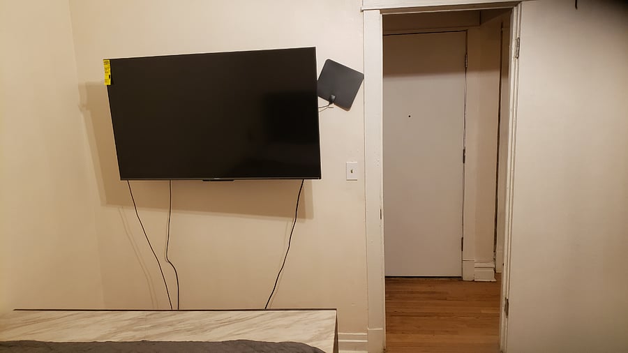 Bedroom 1: TV