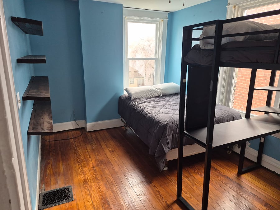 3rd bedroom 2 full beds