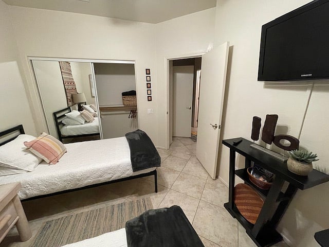 Twin Bedroom