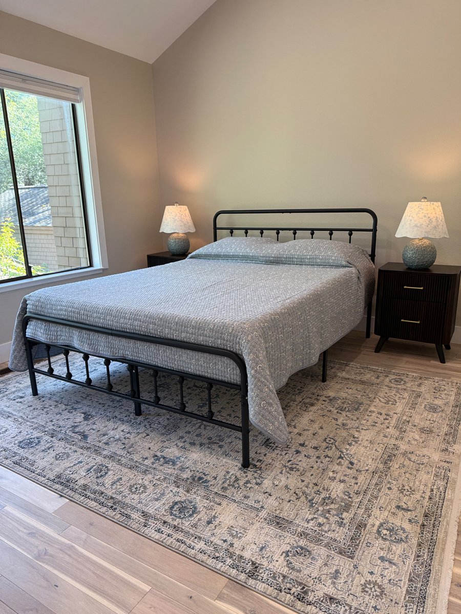 2nd Bedroom Queen Bed