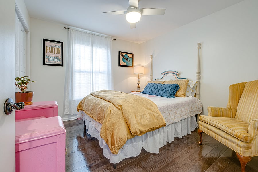 2nd Bedroom - QUEEN (note: furniture has changed to allow for more clothing storage.)