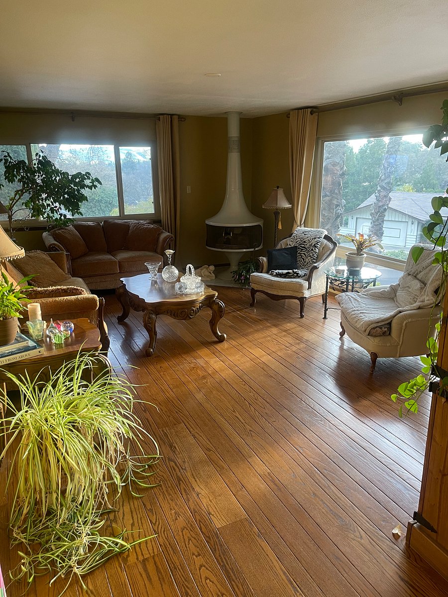 Upstairs living room. Lovely views.
