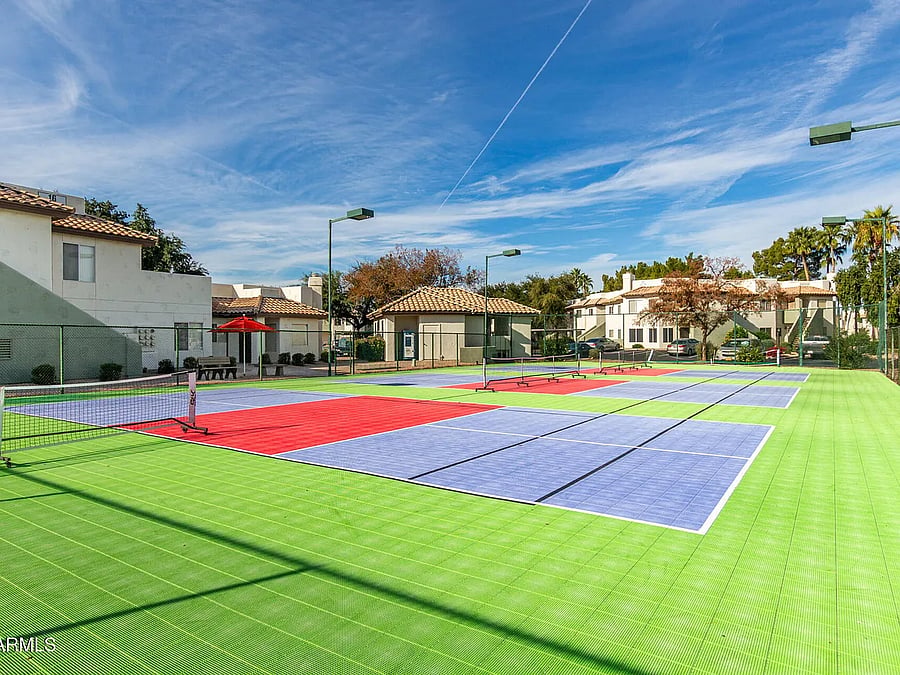 Pickelball courts nearby
