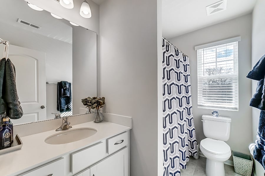 Second full bathroom upstairs tub/shower