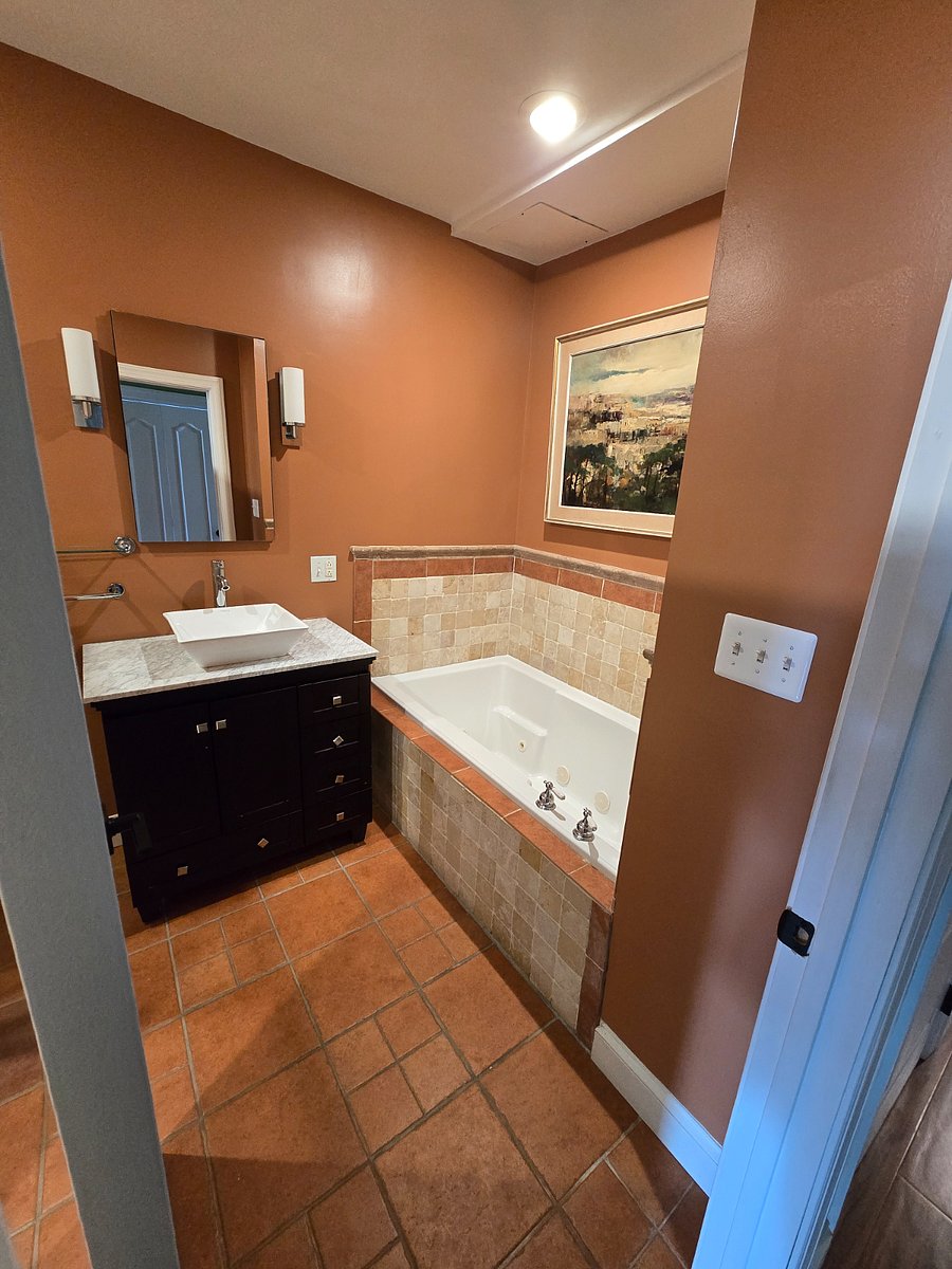 Unit 3 Private Bathroom on the hall