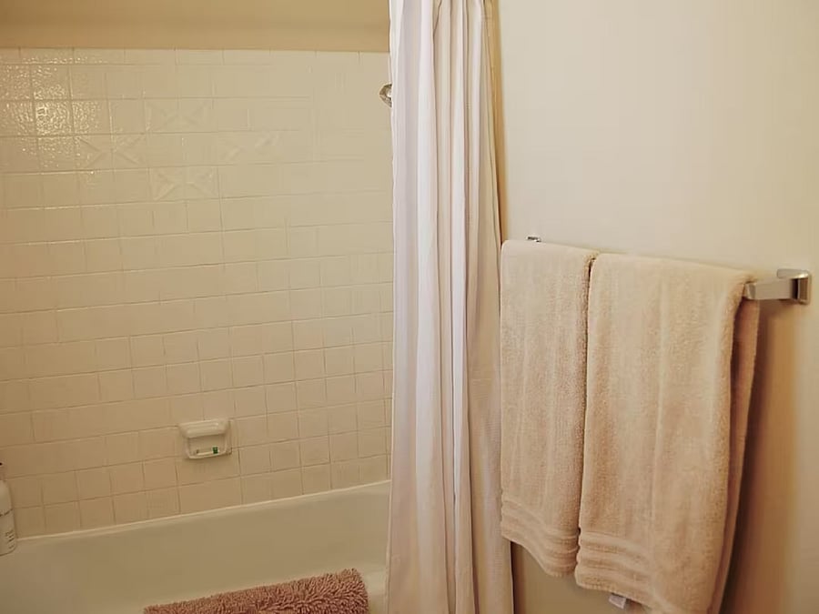 Full Bath Shower/Tub