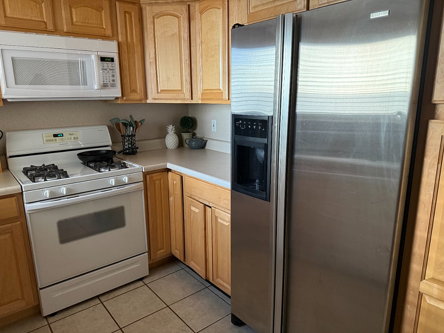 Kitchen with Gas Range and Fridge/Freezer