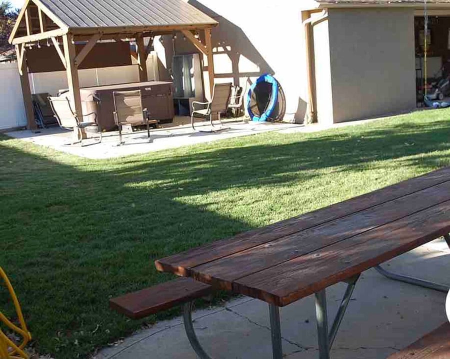 outdoor eating area