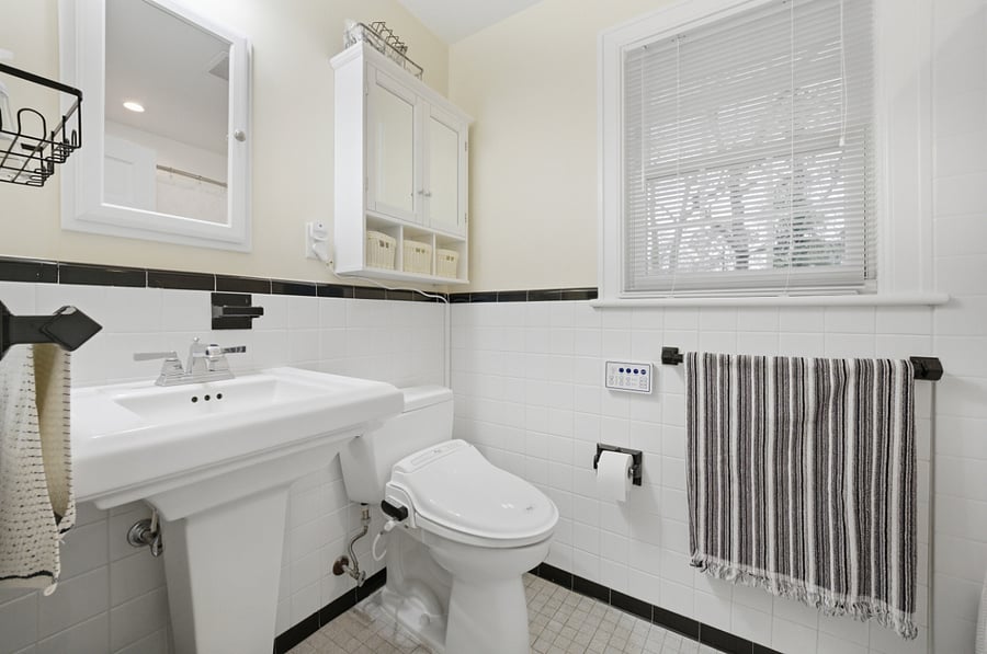 Full bath upstairs