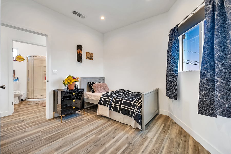Plenty of room to spread out and dream big in this comfortable twin bed