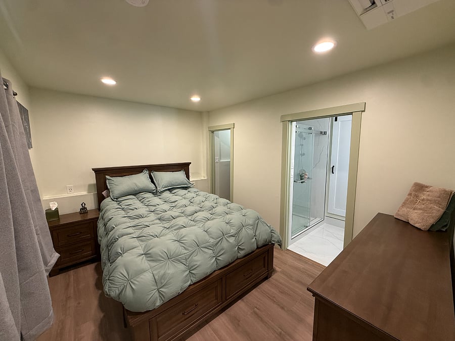 New Stearn's & Foster Pillow Top Queen Mattress 