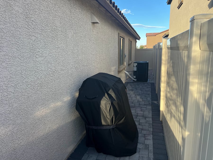 Gas Type barbeque grill.