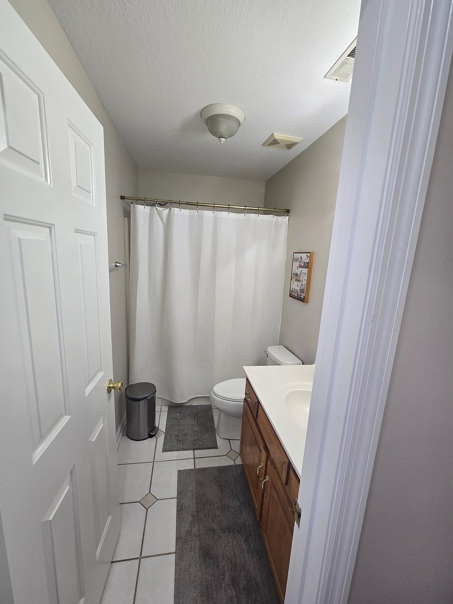 Full bathroom 