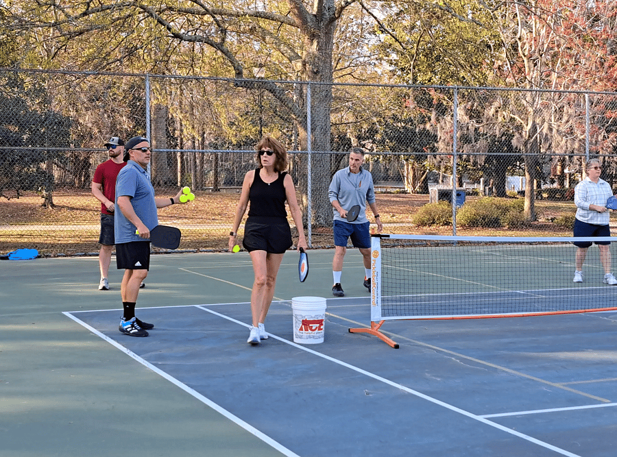 Very active pickleball community at Greenfield Lake Park - 1 block away