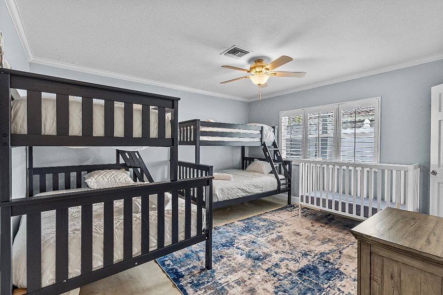 3rd Bed Room, Two bunk beds with Crib