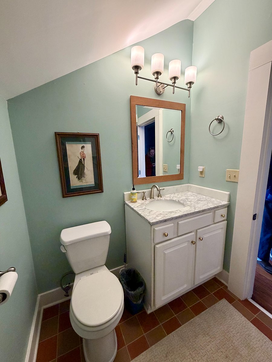 3rd floor full bath