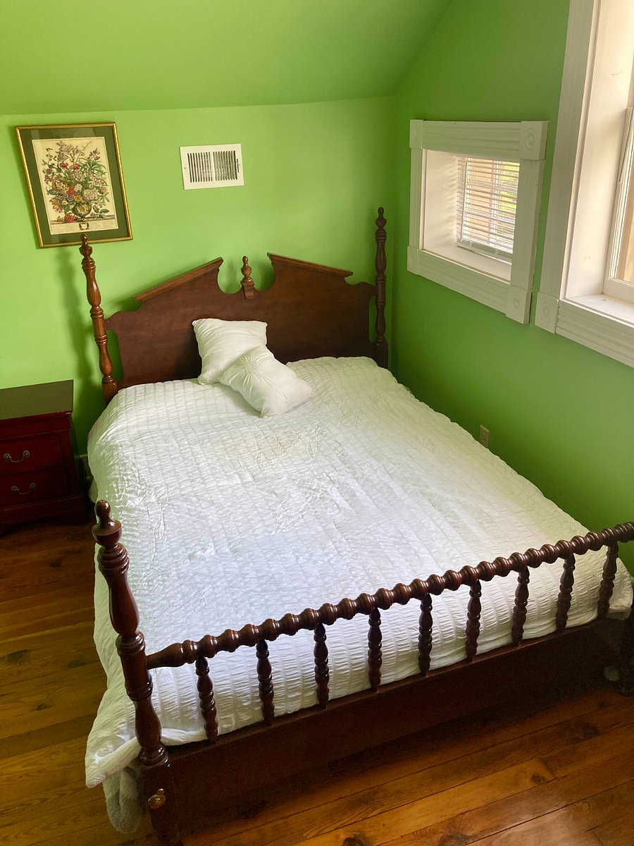 3rd floor bedroom 5 