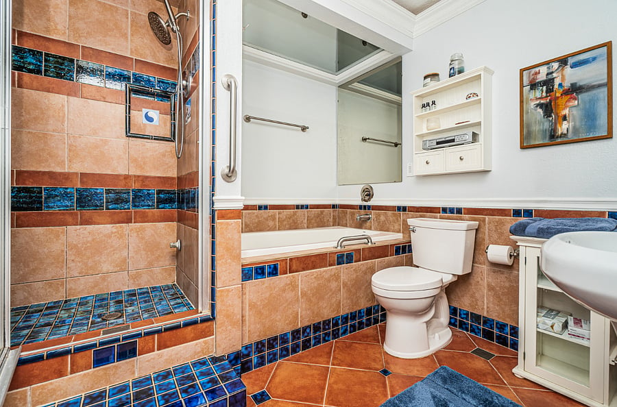 Jacuzzi Tub