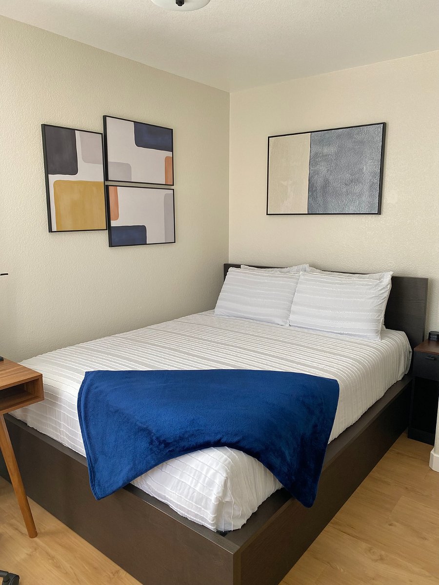 Settle into a comfortable bedroom with mid century modern touches, where 100% cotton bedding and your choice of memory foam or down-alternative pillows help make restful nights, lazy mornings, and afternoon naps all equally restorative.