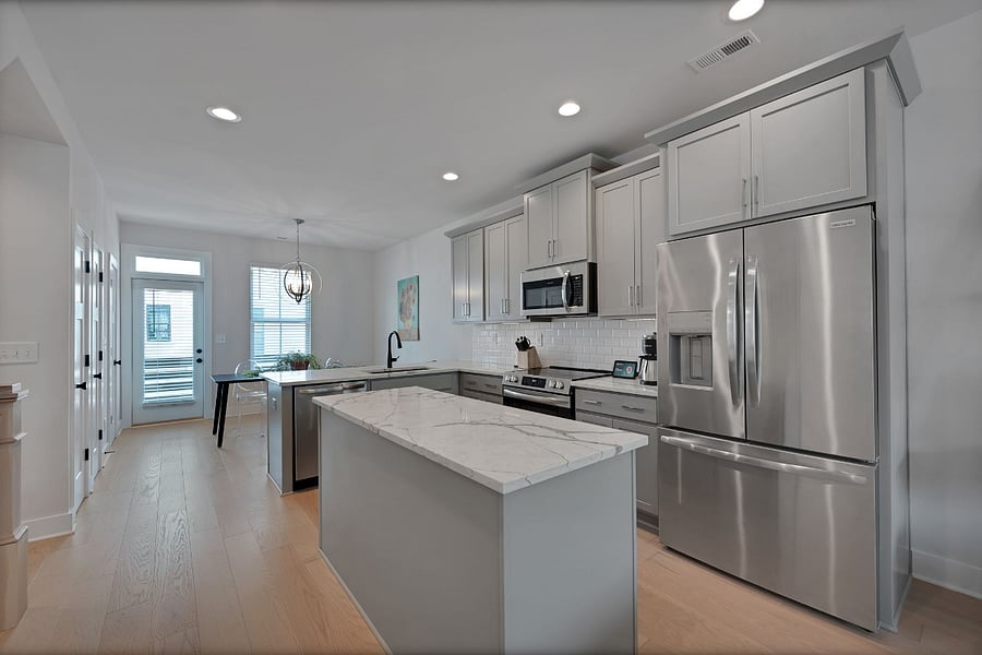 Large Open Kitchen - Fully Stocked With Dishware & Cookware