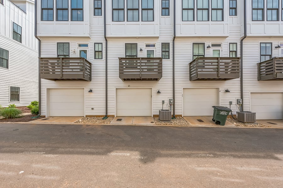 Oversized Garage For Parking And Storage